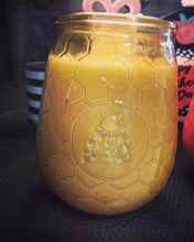 Load image into Gallery viewer, Honeysuckle Soywax Candle 22oz
